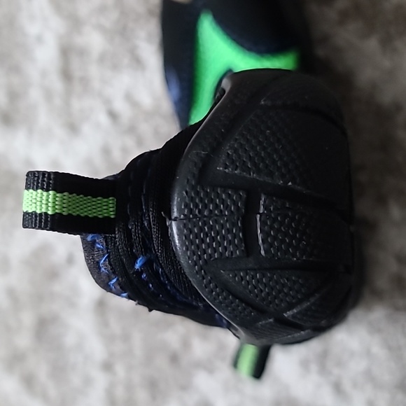 10 for $25 - Athletic Works Toddler Size 5/6 Water Shoes with Rubber Soles - Picture 5 of 8